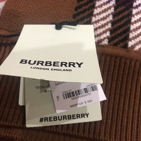 Burberry 100% Authentic scarf brand new - Picture 2 of 15